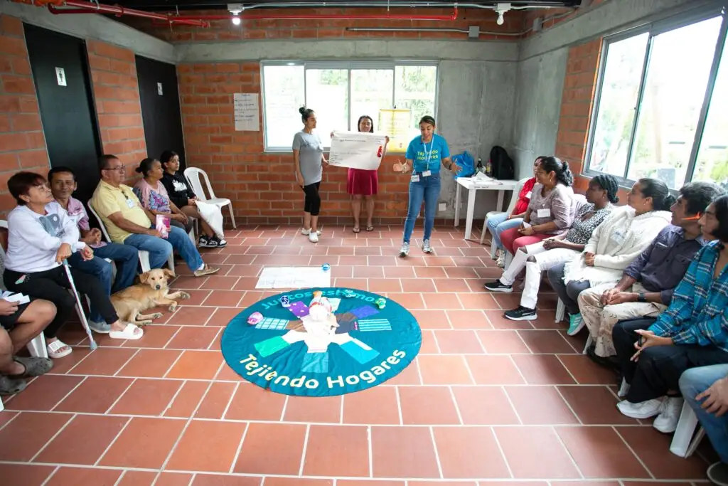 nota tejiendo hogares